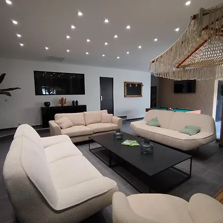 Vakantiehuis Le Viviani, Maison D'exception Avec Piscine Interieure Et Sauna Montluçon