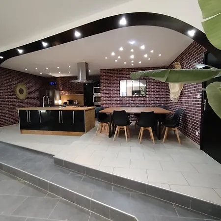 Le Viviani, Maison D'exception Avec Piscine Interieure Et Sauna Montluçon